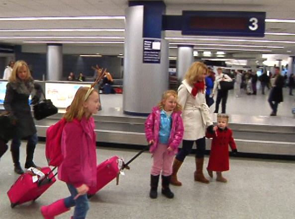 12/22/10: Busy holiday air travel at BNIA