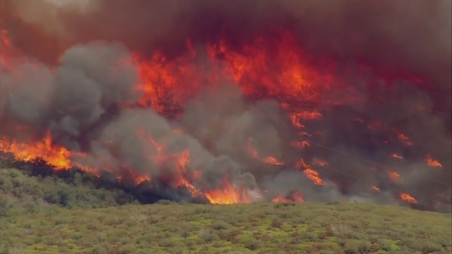 08/17/16 : Monstrous California wildfire drives over 80,000 from homes. #BlueCutFire
