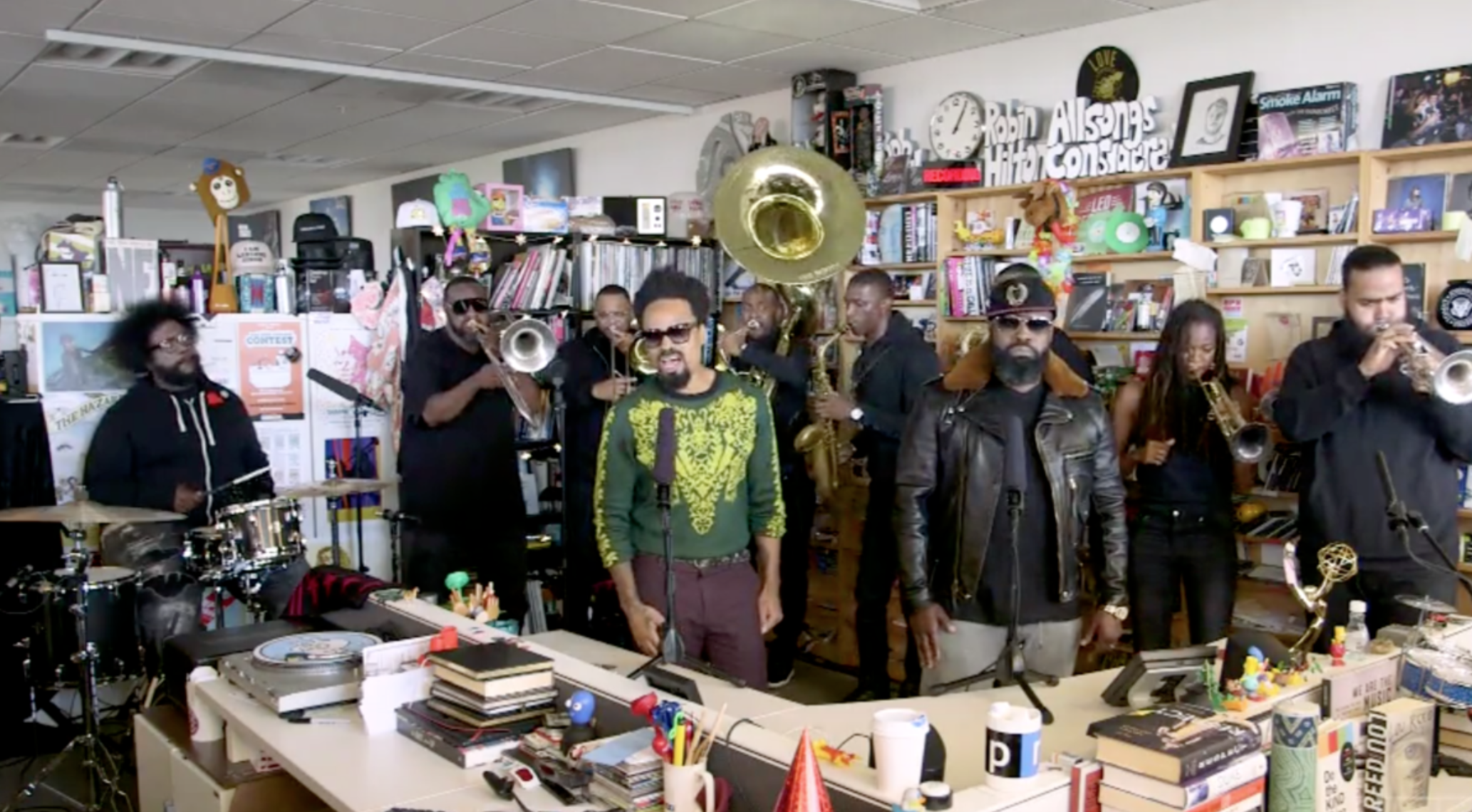 11/01/17: The Roots and Bilal bless the NPR ‘Tiny Desk’